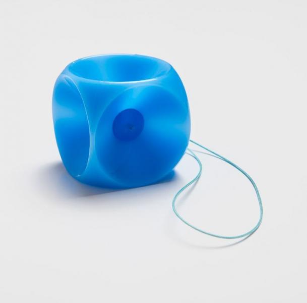 Pessario cubico taglia 2 32mm in silicone con pulsante blu 